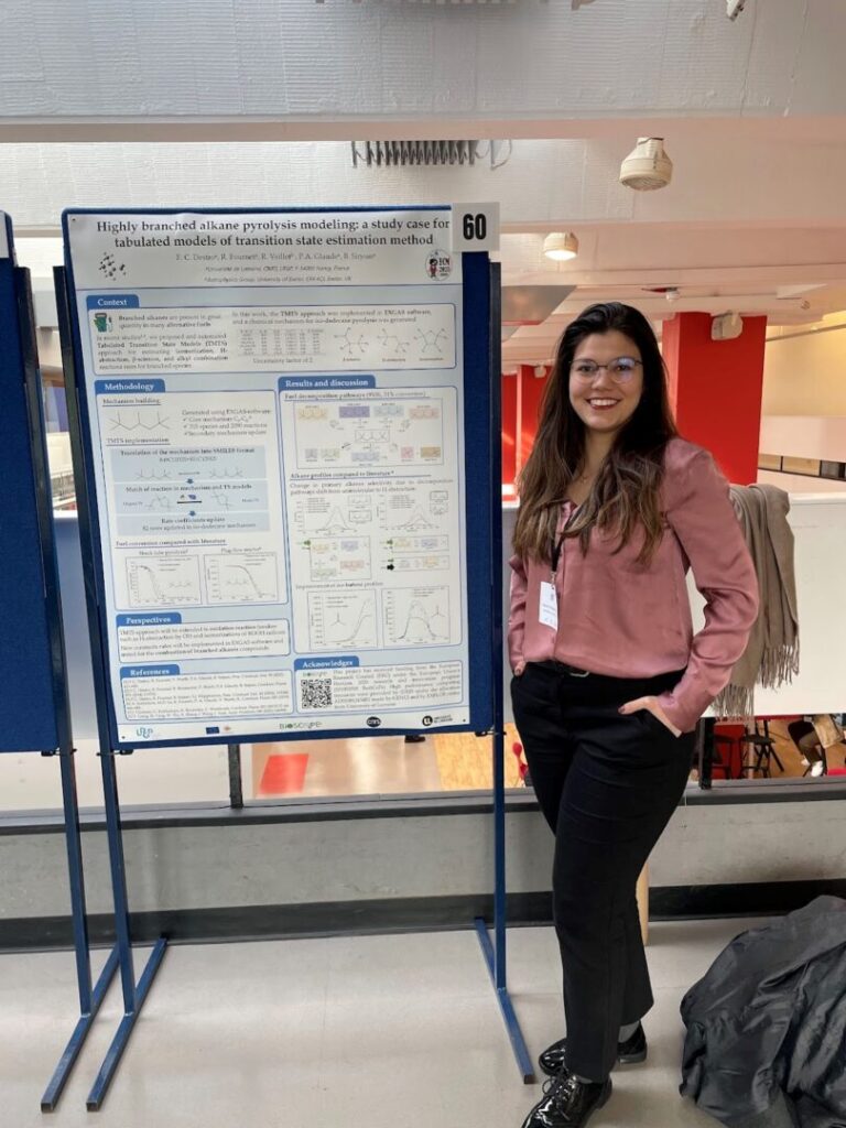 Fabiola dans l'Appleton Tower d'Edinburgh